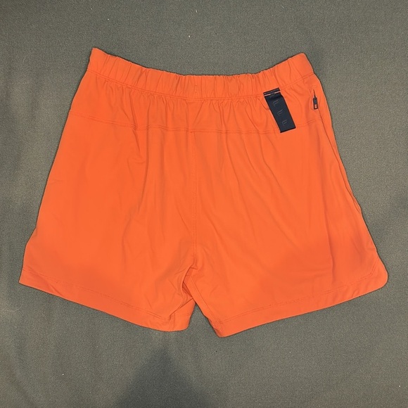 Fabletics Shorts - Picture 2 of 6